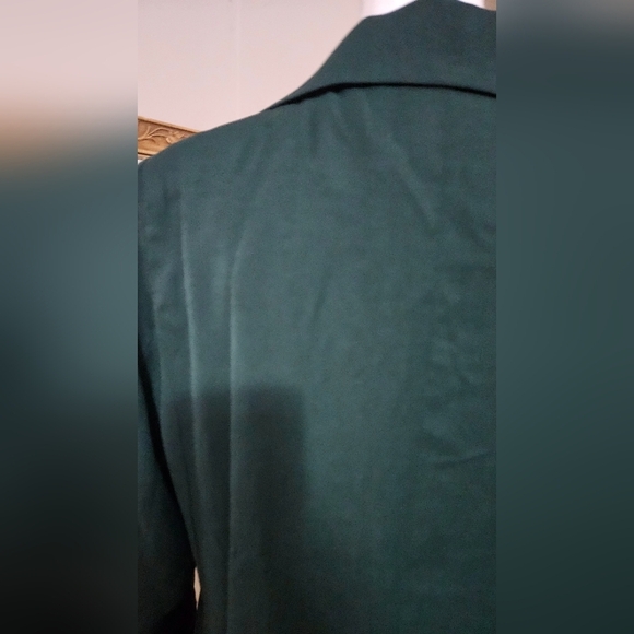 ANDREE by Unit Business as Usual Blazer in Emerald green. Size Small NWT - Picture 13 of 13